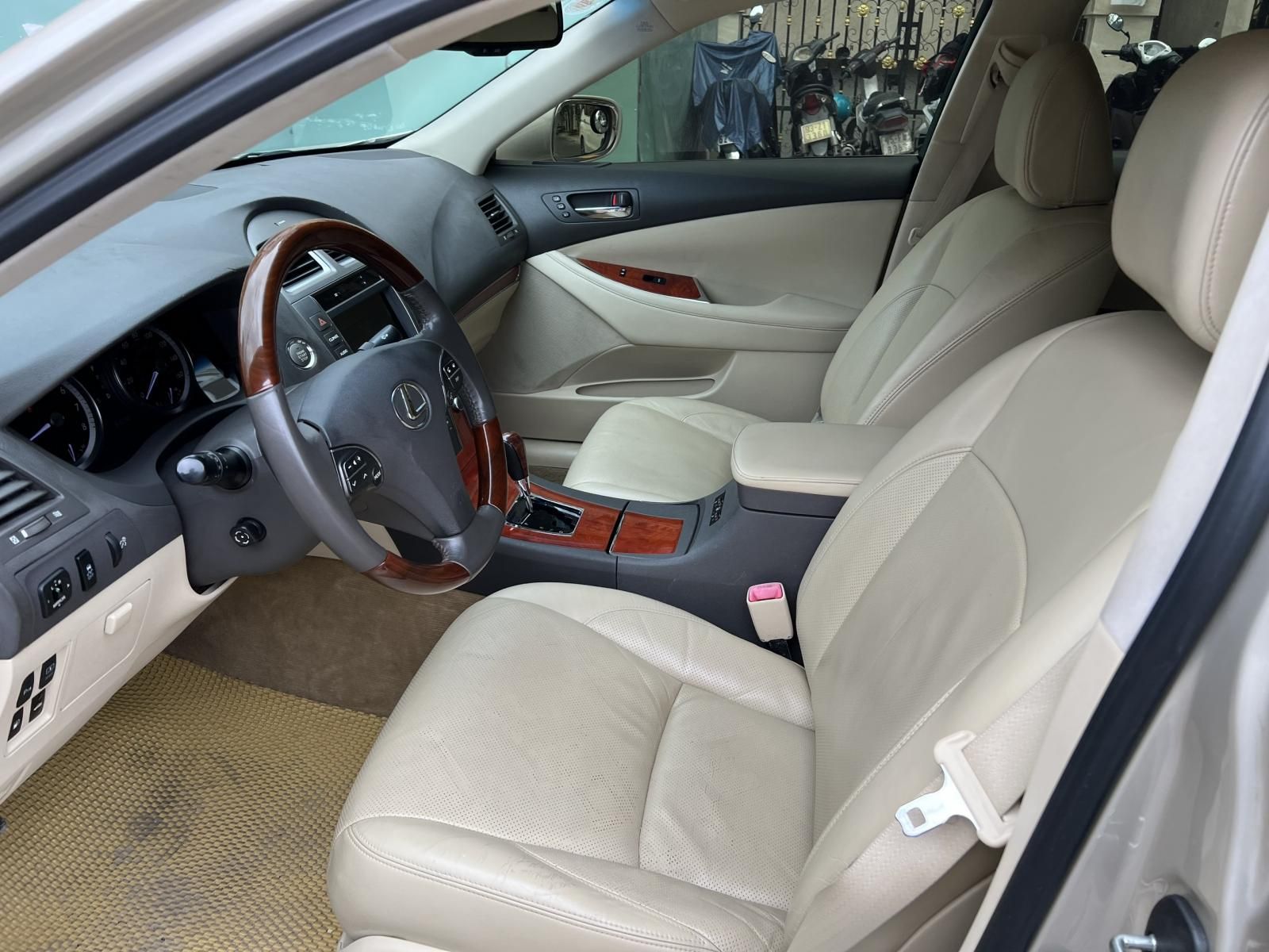 Lexus ES 350 2010 - Xe zin từ đầu đến đuôi