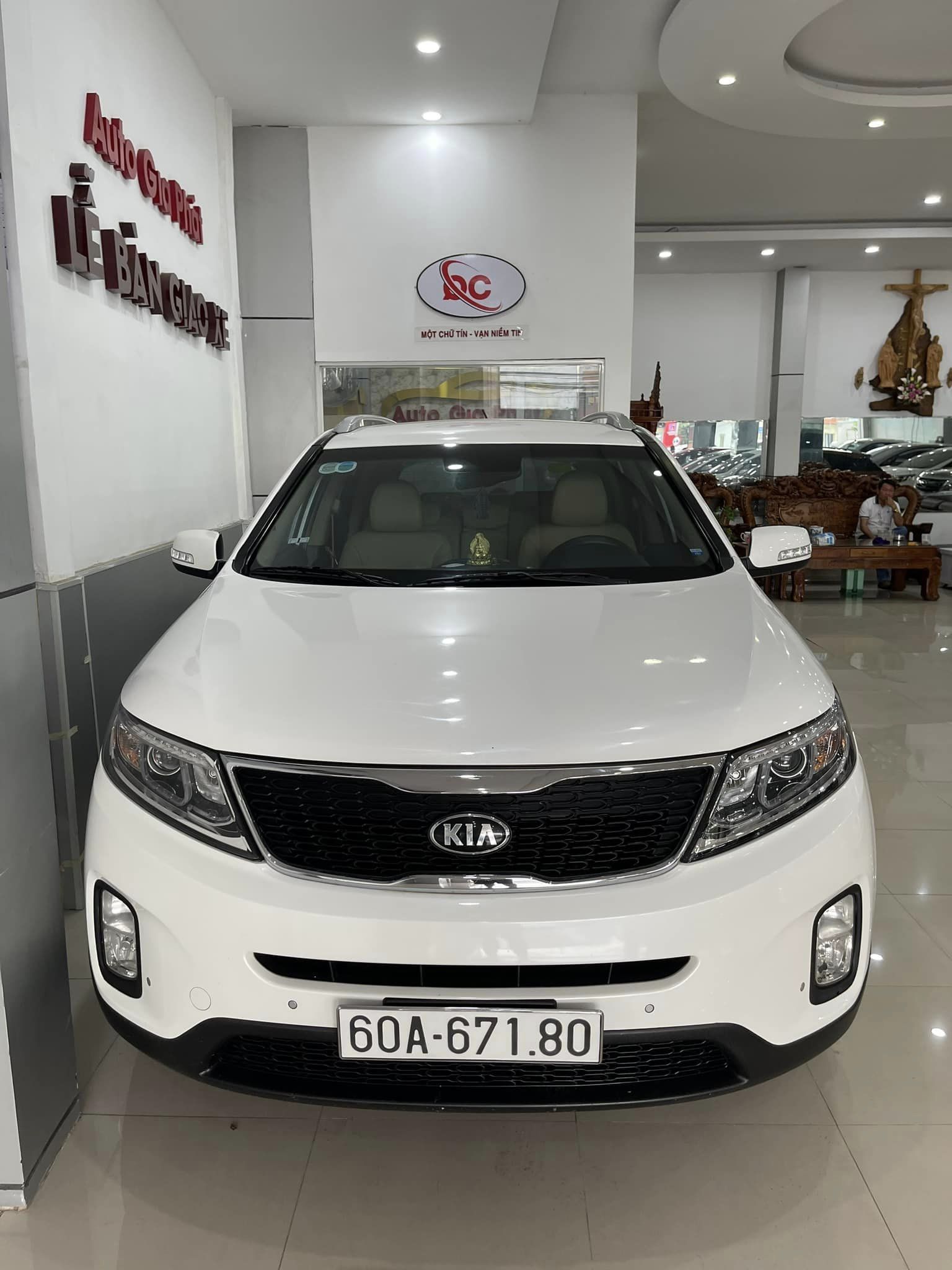 Kia Sorento 2016 - Màu trắng xe gia đình