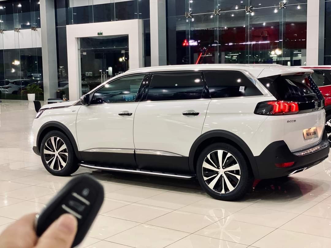 Peugeot 5008 2022 - Xe màu trắng sang trọng, tặng 1 BHVC 1 năm