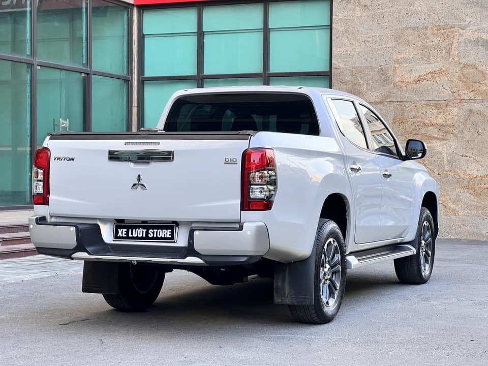 Mitsubishi Triton 2020 - Màu trắng, xe nhập