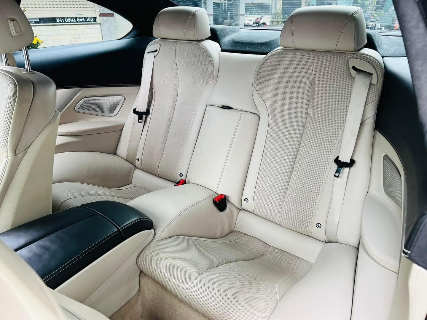 BMW 650i 2011 - Màu xanh nội thất trắng