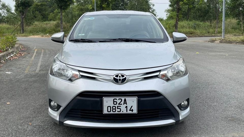 Toyota Vios 2017 - Màu bạc giá hữu nghị