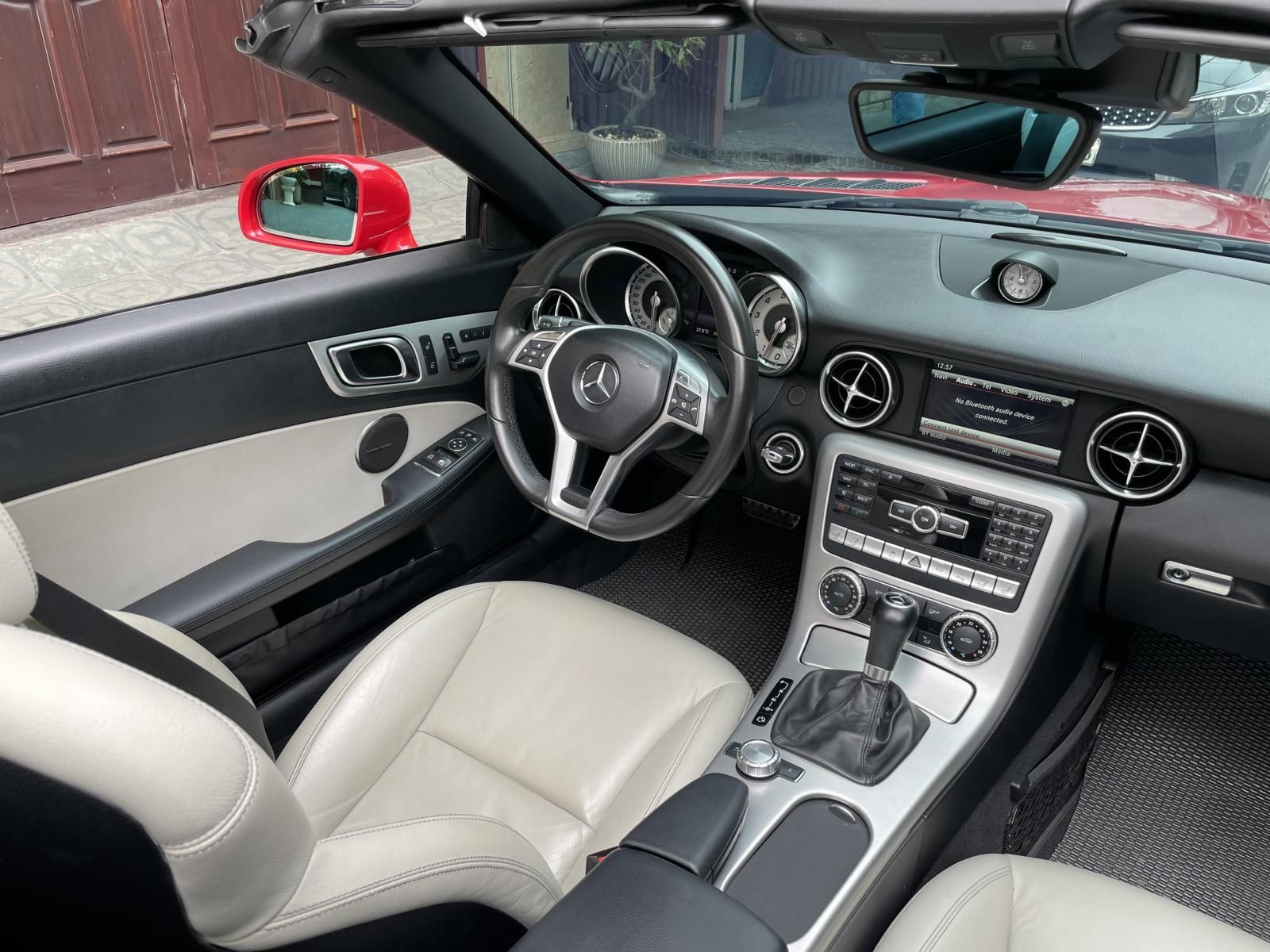 Mercedes-Benz SLK 350 2014 - Màu đỏ, tên tư nhân