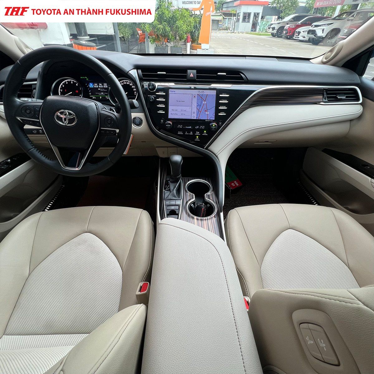 Toyota Camry 2020 - Màu đen - Biển số HCM