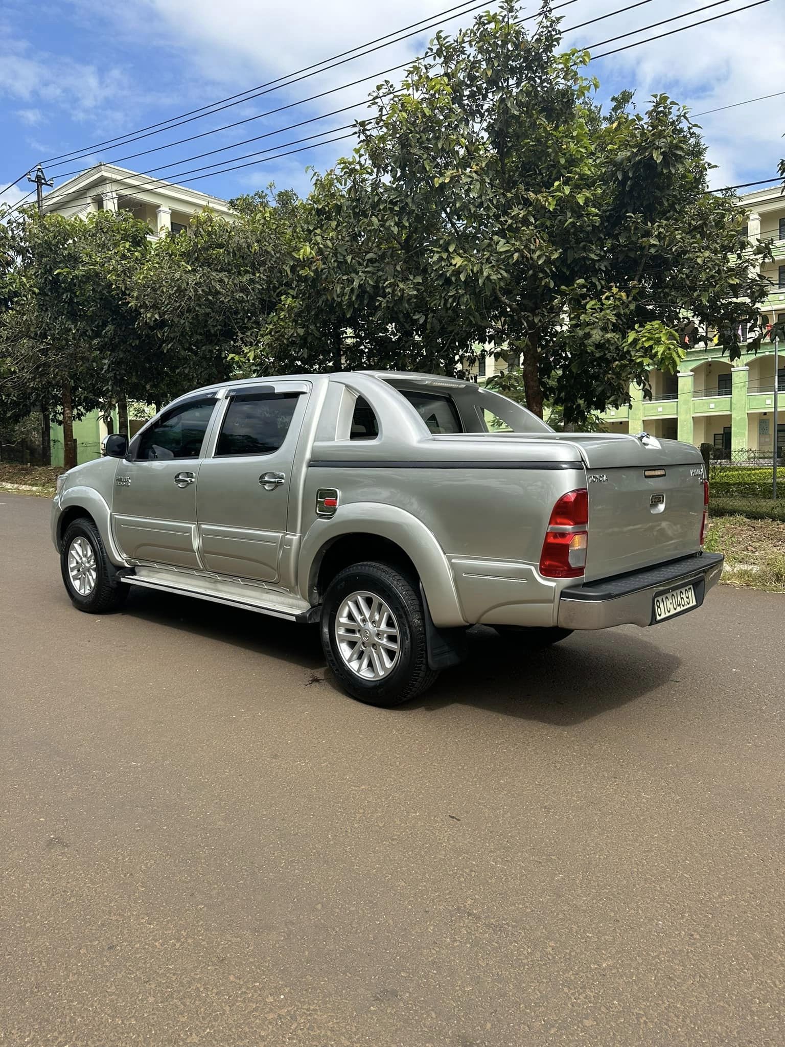 Toyota Hilux 2012 - Màu bạc, nhập khẩu