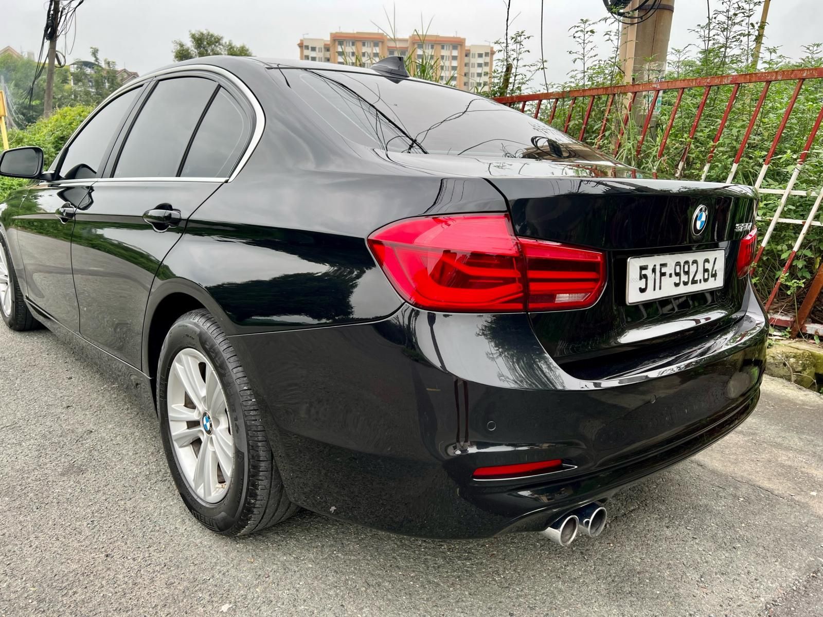 BMW 320i 2016 - Xe gia đình, giá tốt 895tr