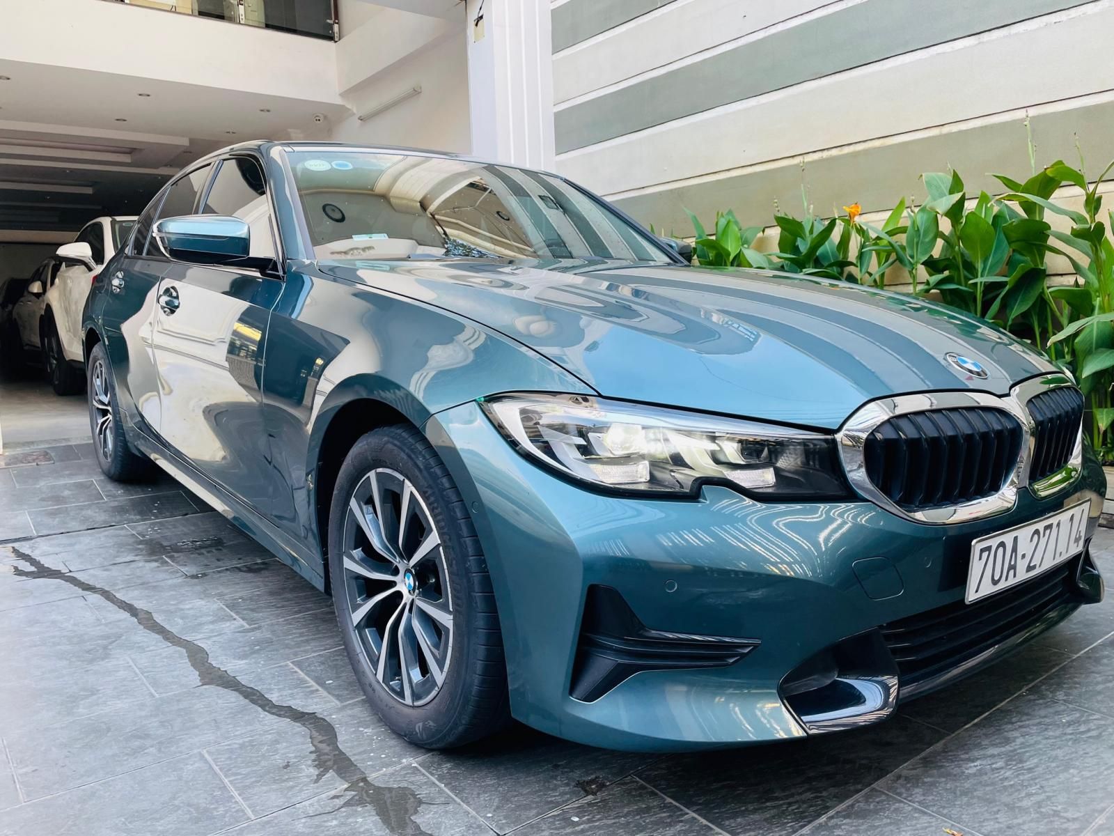 BMW 320i 2019 - Xe lướt 23.000km, bao check hãng