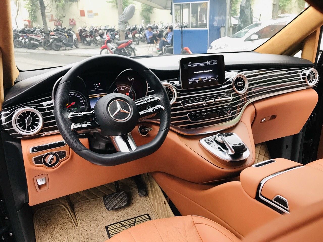 Mercedes-Benz V250 2017 - Lên full Maybach