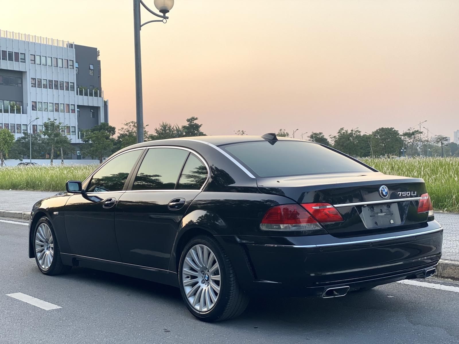 BMW 750Li 2005 - Xe màu đen, xe nhập