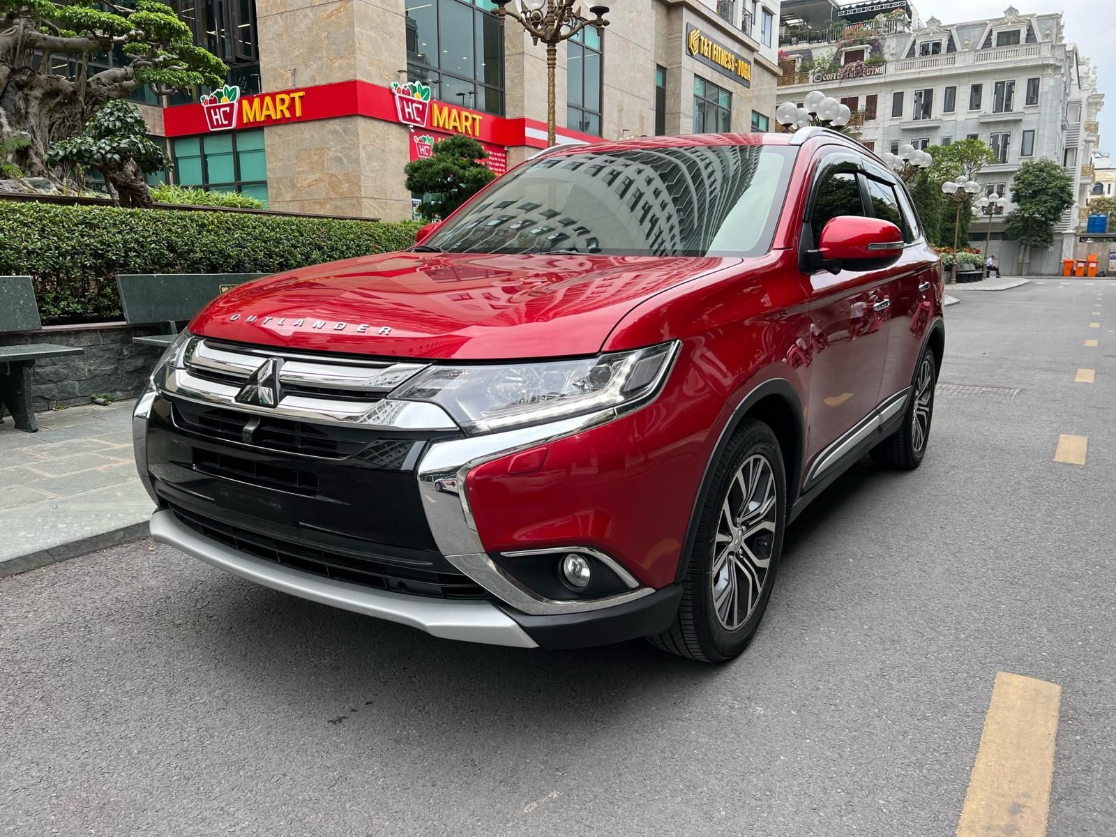 Mitsubishi Stavic 2019 - Cần bán xe màu đỏ