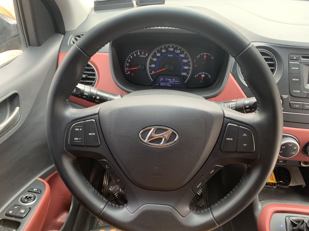 Hyundai Grand i10 2014 - Chạy 8 vạn km