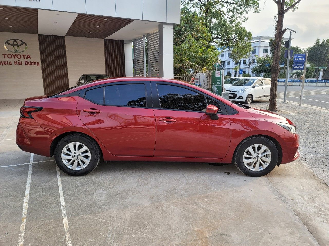 Nissan Almera 2021 - Cần bán xe giá 550tr