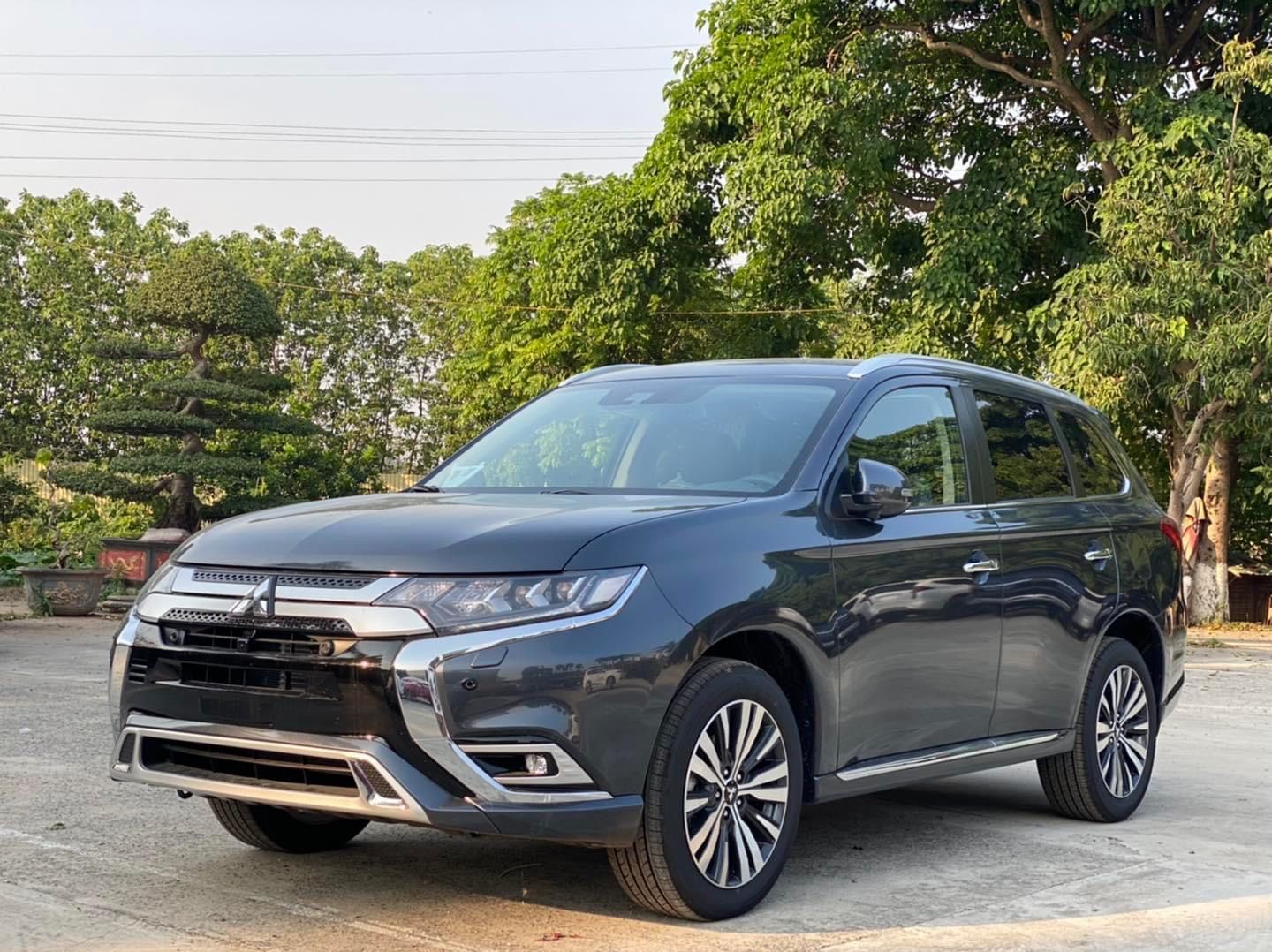 Mitsubishi Outlander 2022 - 811 triệu giá tốt nhiều ưu đãi