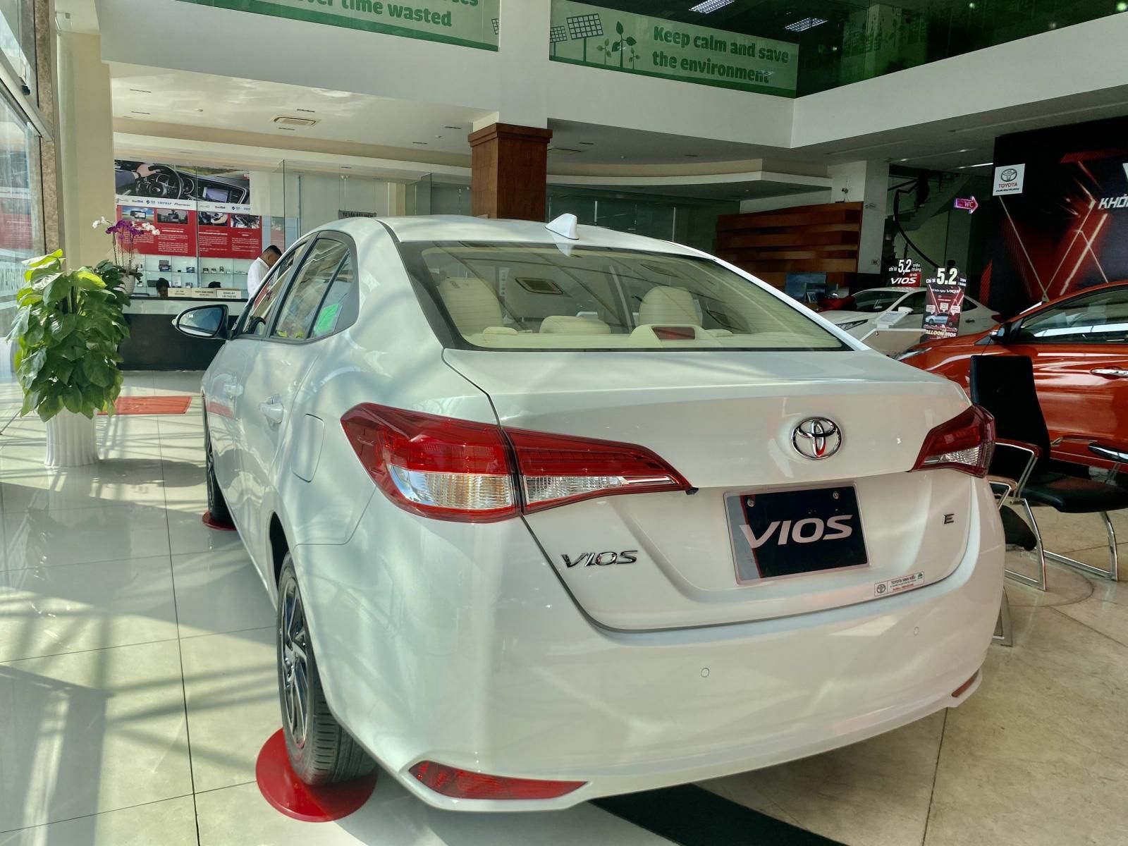 Toyota Vios 2022 - Sẵn xe đủ màu giao ngay -Tặng 100% lệ phí trước bạ - Gói phụ kiện Toyota chính hãng