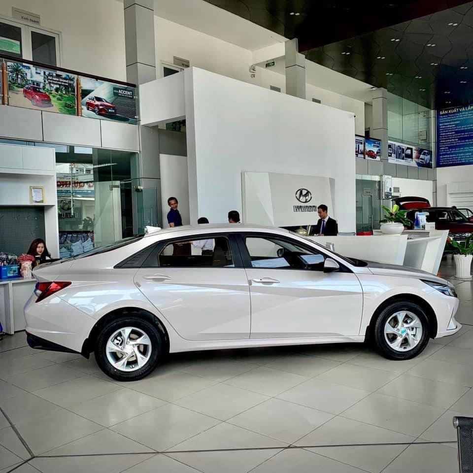 Hyundai Elantra 2022 - Sẵn xe giao ngay + cơ hội vàng: Tặng BHTV 1 năm + tặng 8 triệu tiền mặt - Liên hệ ngay hôm nay