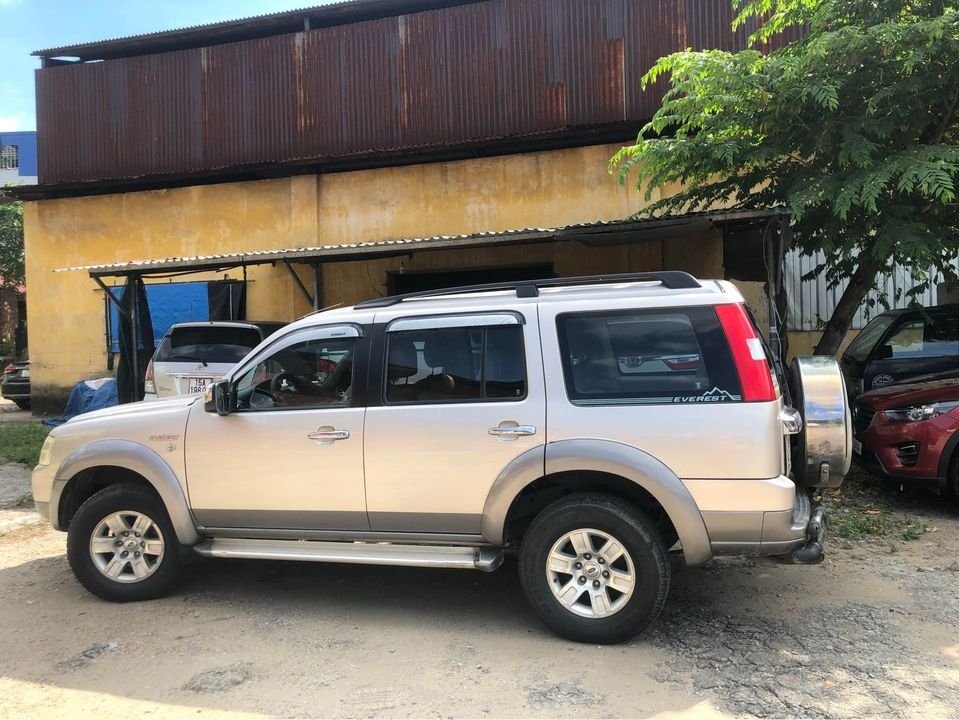 Ford Everest 2008 - Xe màu bạc, 315 triệu