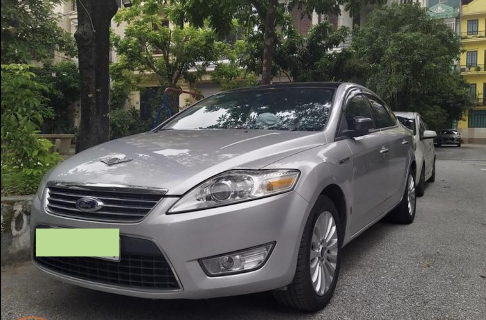 Ford Mondeo 2010 - Giá 300 triệu, mới 90%