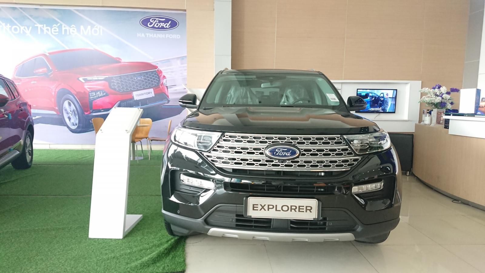 Ford Explorer 2022 - Sẵn xe, giao tháng 11, giá siêu tốt, tặng cửa điện. Hỗ trợ làm biển HN, biển vàng, tem HĐ