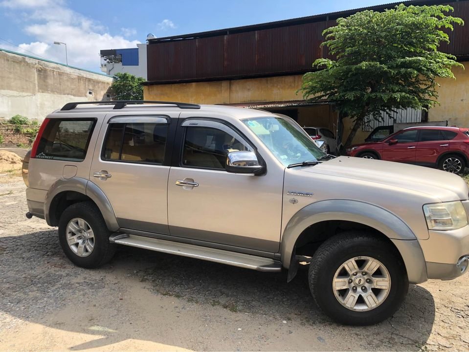 Ford Everest 2008 - Xe màu bạc, 315 triệu