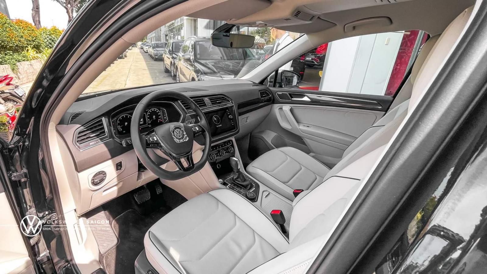 Volkswagen Tiguan 2022 - 1 chiếc duy nhất giảm 100% trước bạ giao ngay