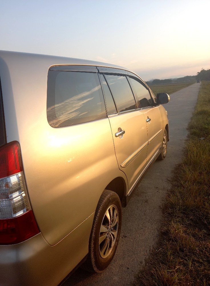 Toyota Innova 2015 - Xe màu bạc