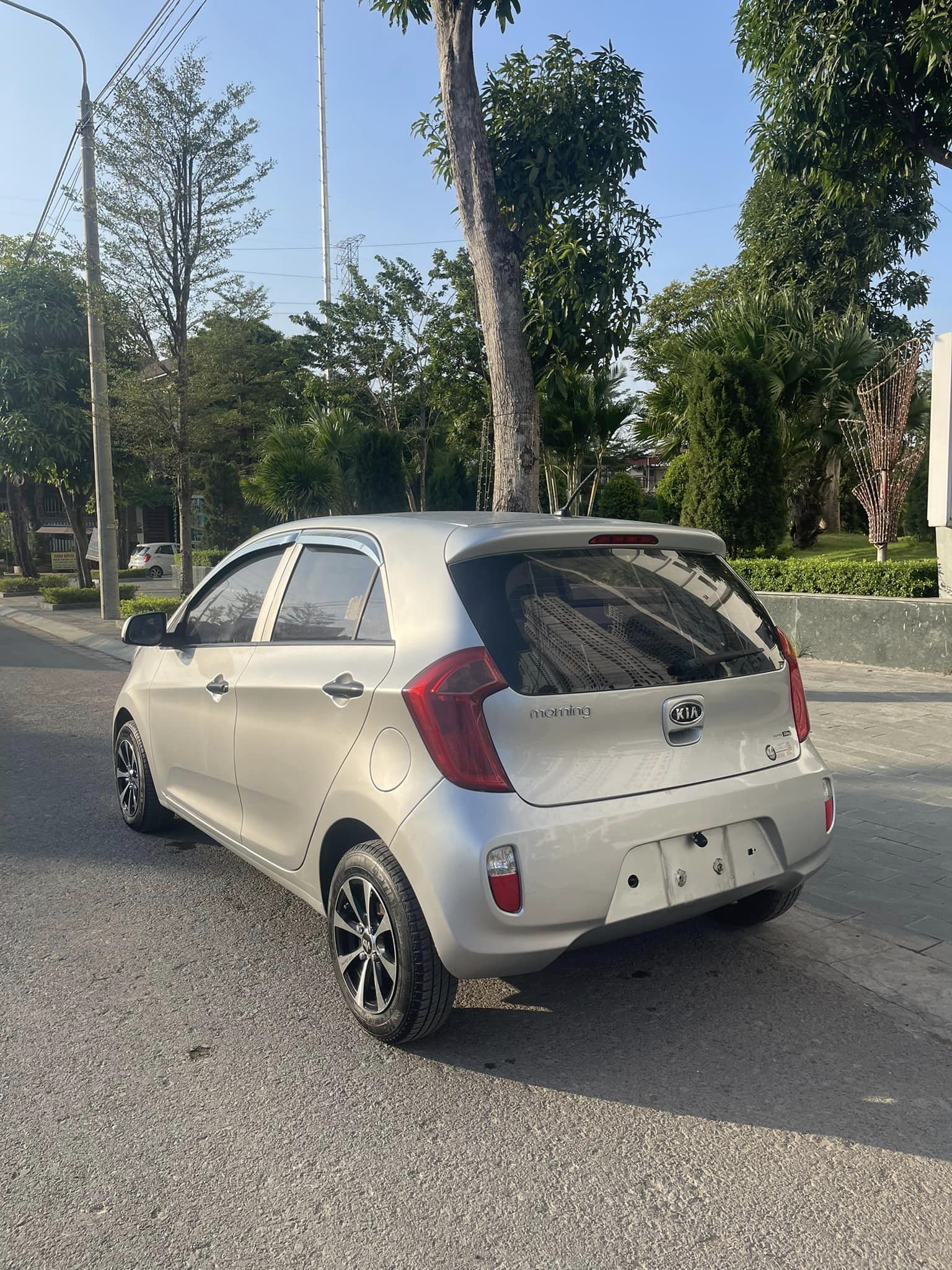 Kia Morning 2011 - Xe màu bạc, 188 triệu