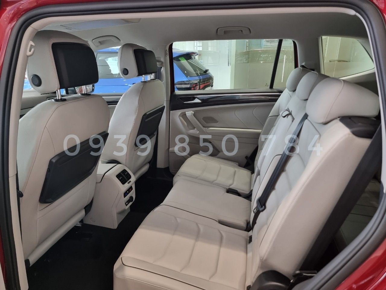 Volkswagen Tiguan 2022 - 1 chiếc màu đỏ nội thất trắng giảm ngay 180tr