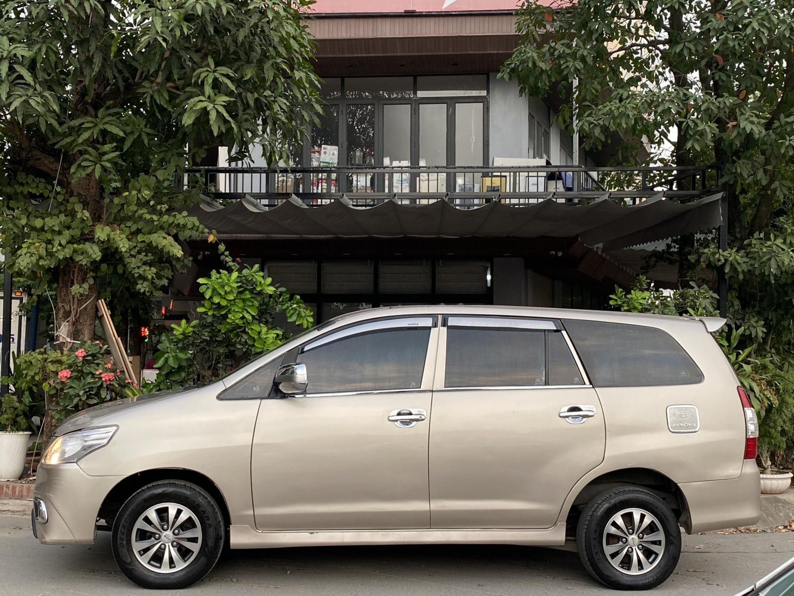 Toyota Innova 2005 - Tôi bán xe phom mới như 2014 chính chủ