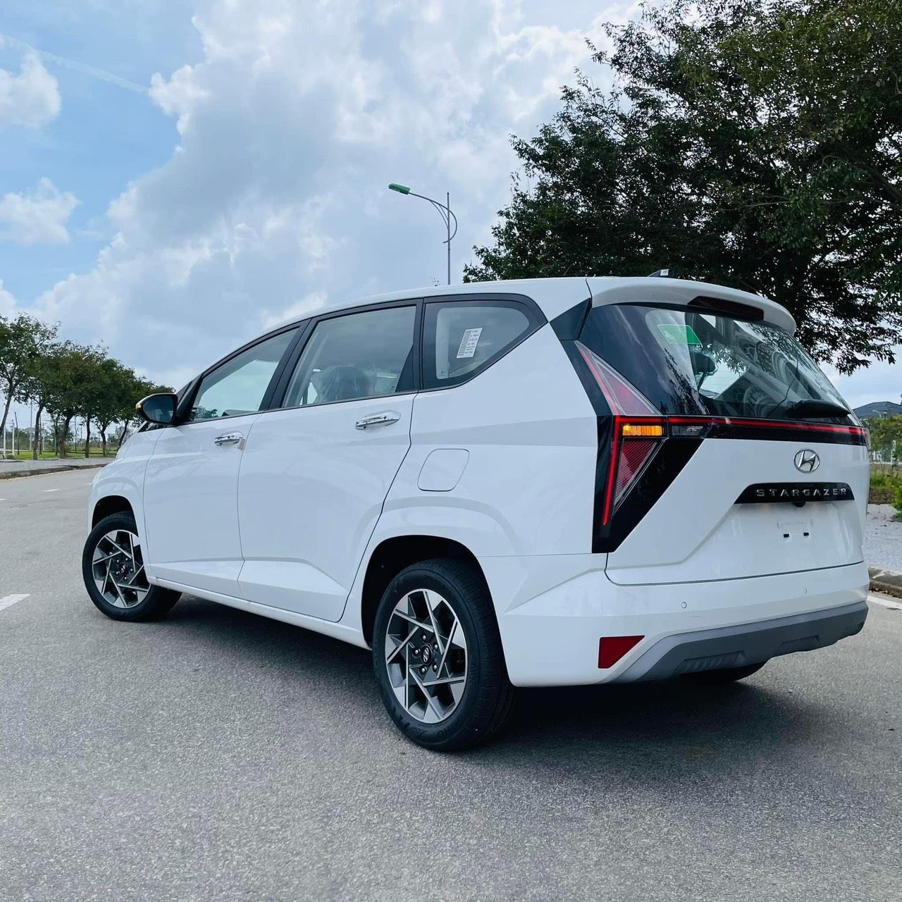 Hyundai Stargazer 2022 - Sẵn xe giao ngay + Cơ hội vàng: Giảm 50% thuế TB ngay hôm nay - Liên hệ nhận báo giá tốt nhất