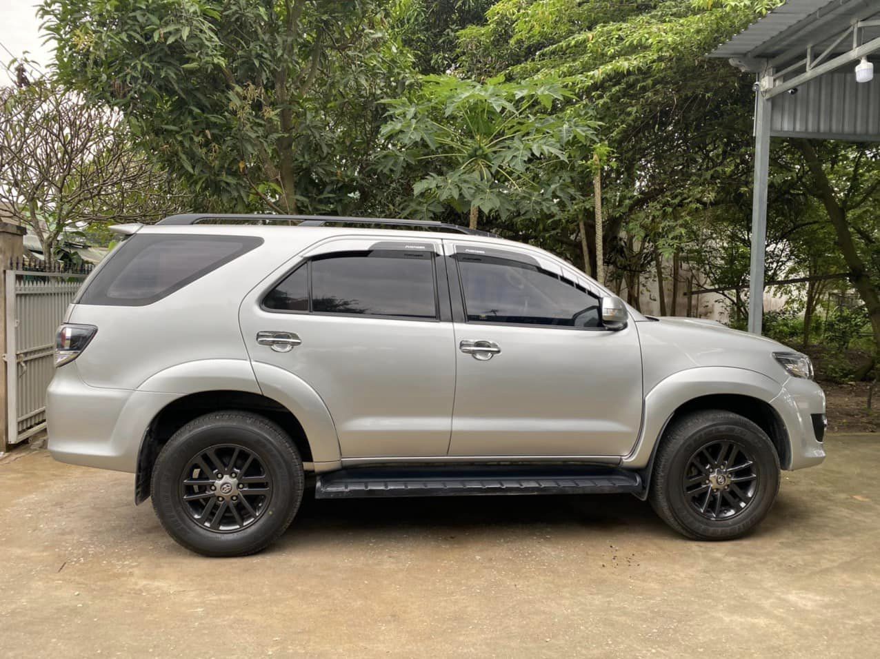 Toyota Fortuner 2016 - 5 vỏ mới thay