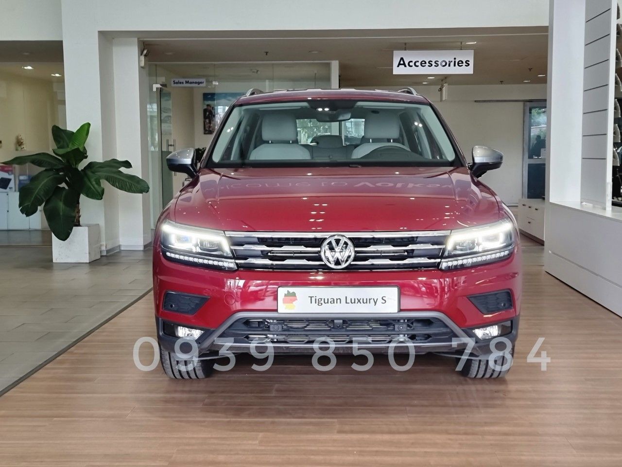 Volkswagen Tiguan 2022 - 1 chiếc màu đỏ nội thất trắng giảm ngay 180tr