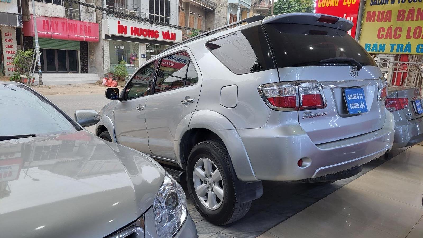 Toyota Fortuner 2009 - Bán xe số sàn một cầu