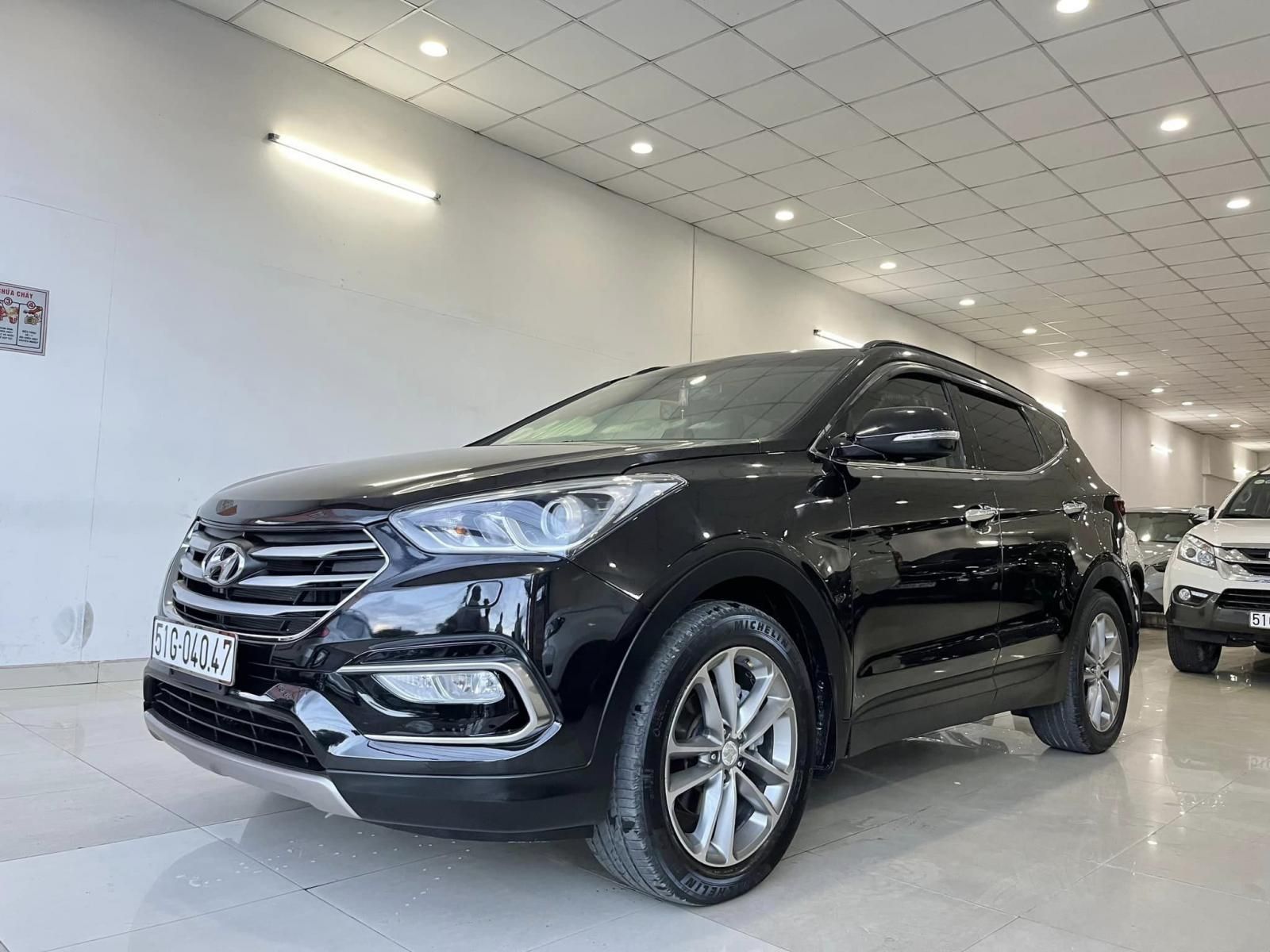 Hyundai Santa Fe 2018 - Full dầu số tự động