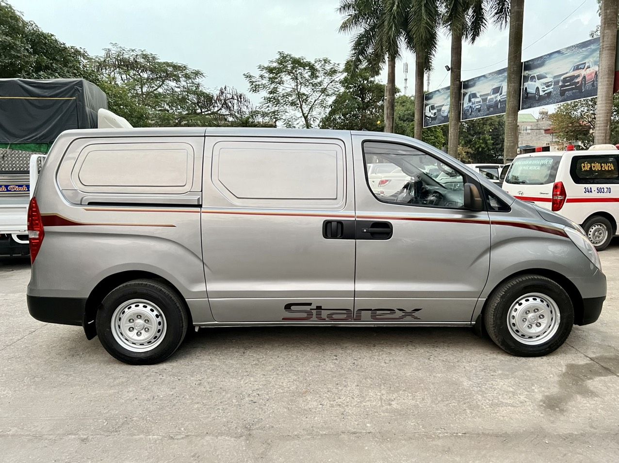 Hyundai Grand Starex 2015 - Bán xe tải van 3 chỗ, máy dầu, số sàn