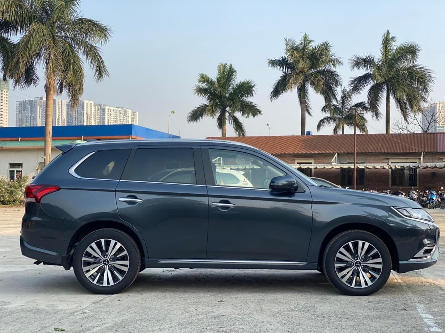 Mitsubishi Outlander 2022 - 811 triệu giá tốt nhiều ưu đãi