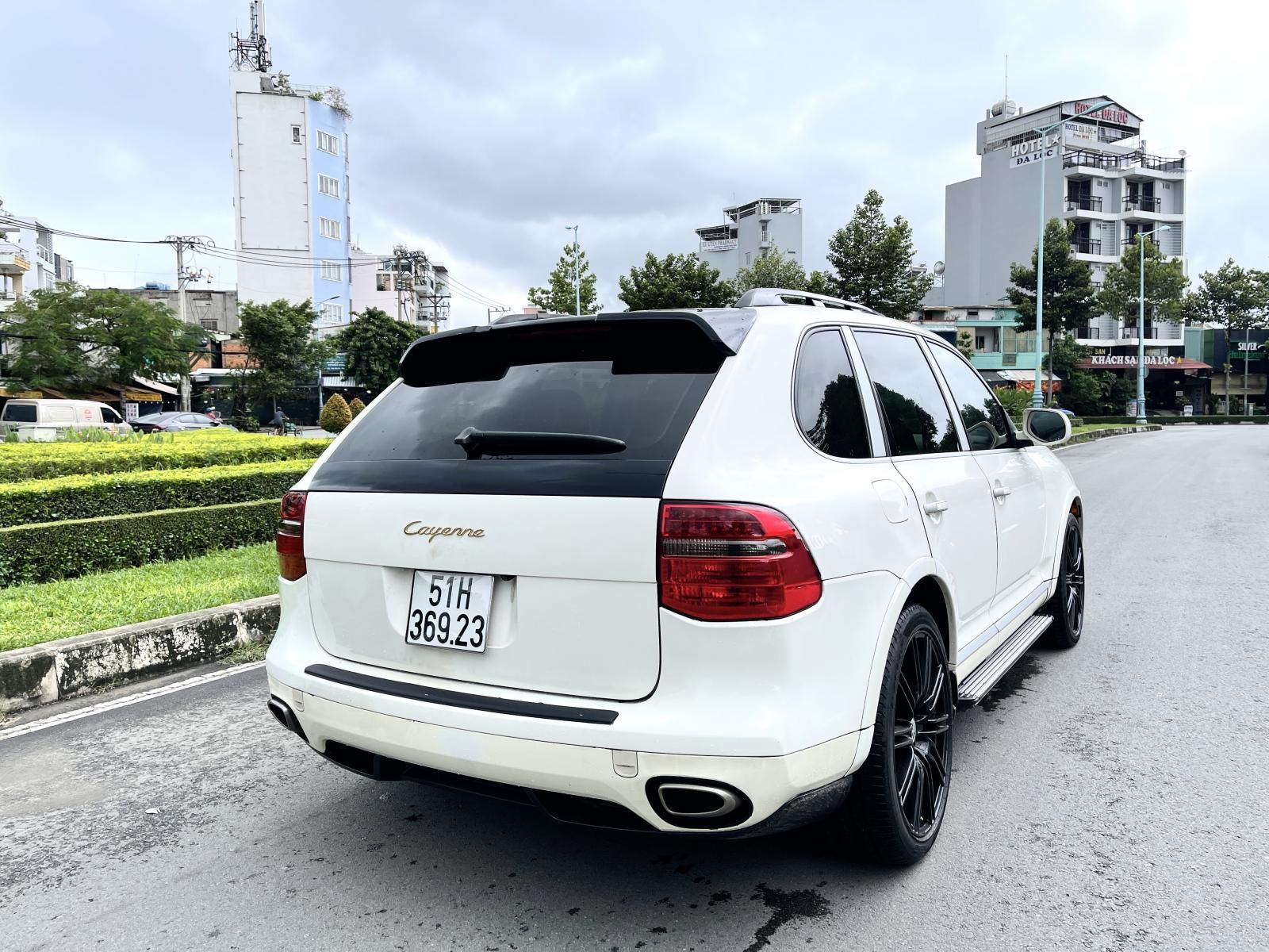 Porsche Cayenne 2009 - Đăng ký 2009 màu trắng zin, full đủ đồ chơi, nội thất da bò, nệm da zin