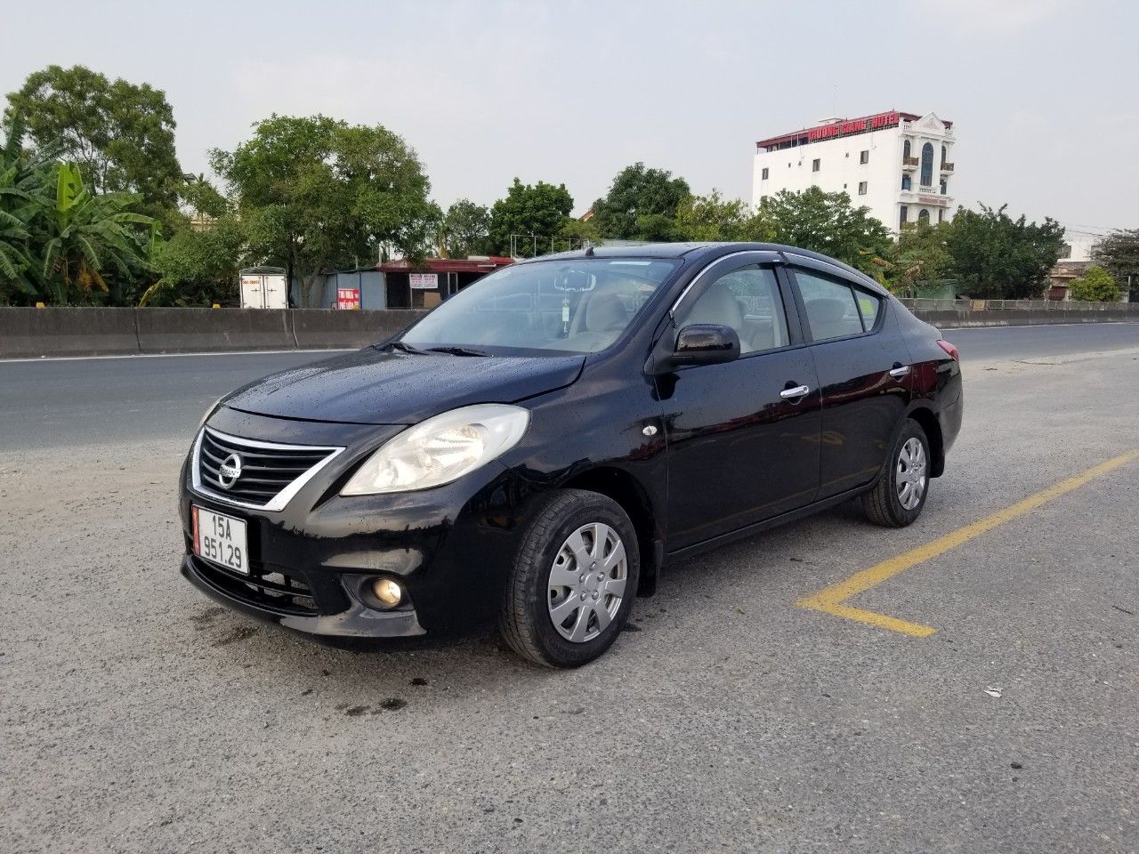 Nissan Sunny 2015 - Bản đủ, tên tư nhân