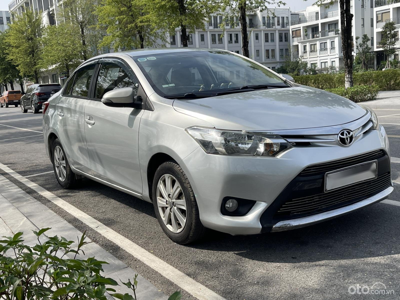 Toyota Vios 2014 - Màu bạc số sàn, 320 triệu