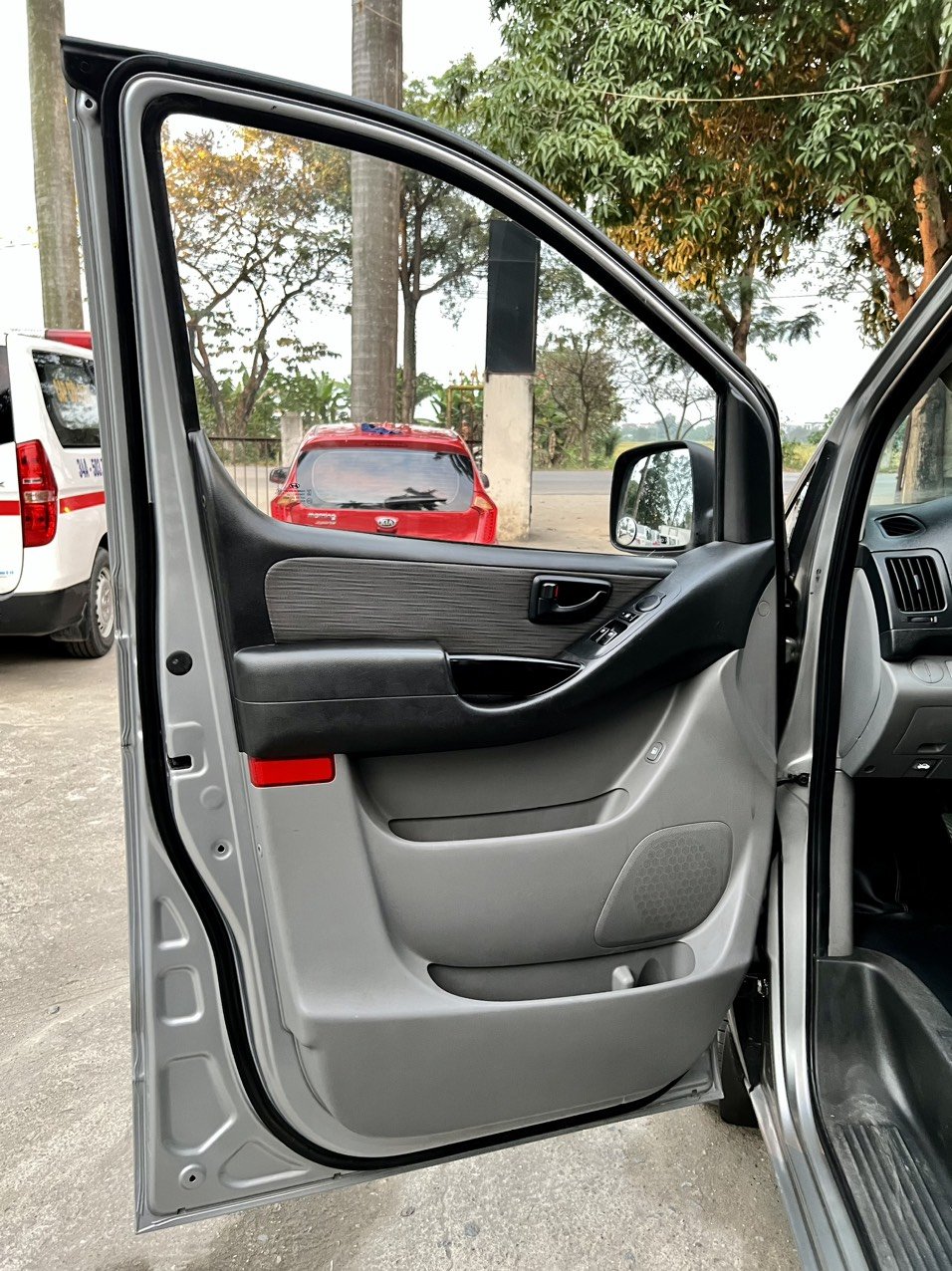 Hyundai Grand Starex 2015 - Bán xe tải van 3 chỗ, máy dầu, số sàn