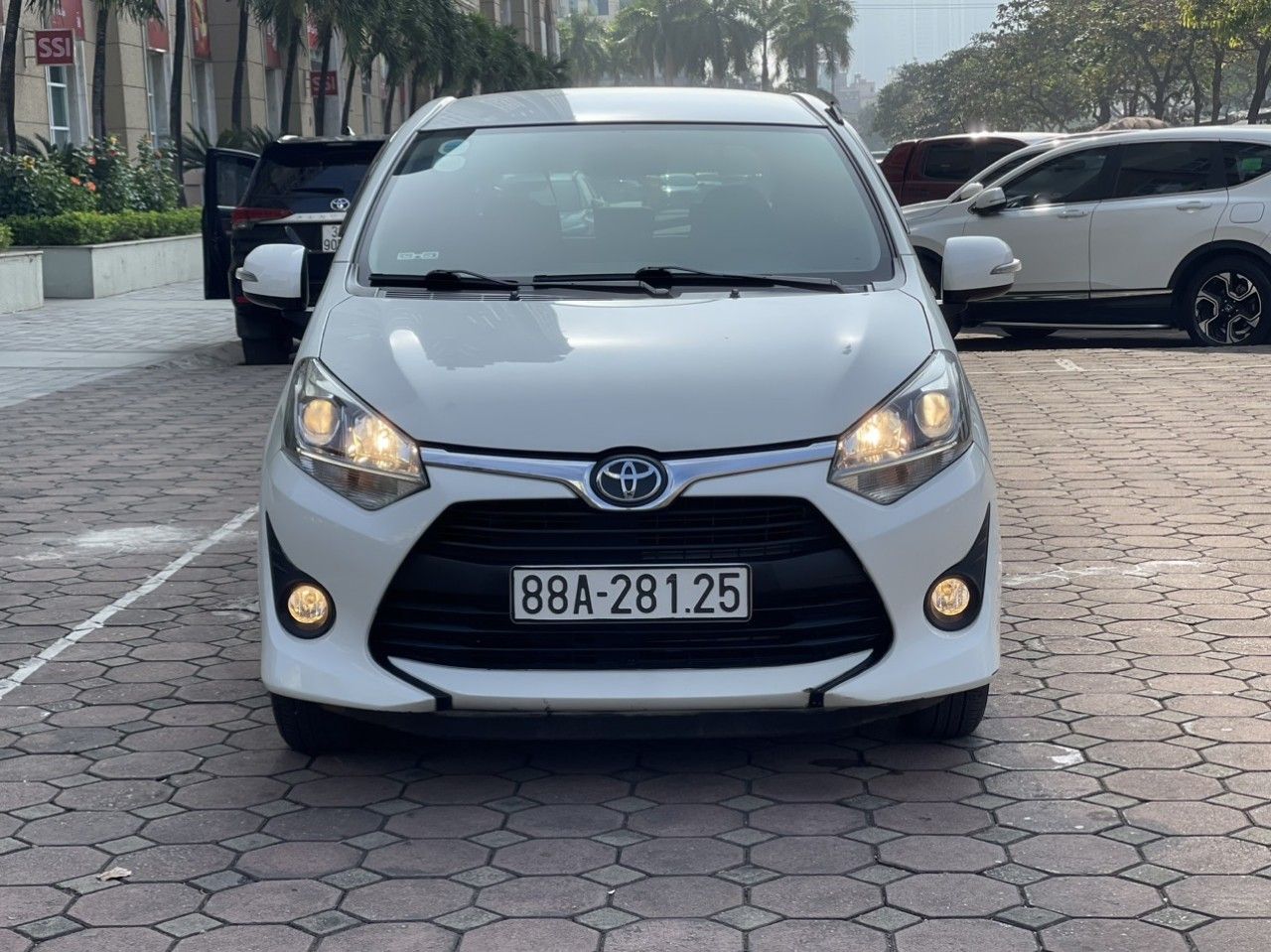 Toyota Wigo 2019 - Màu trắng, xe nhập