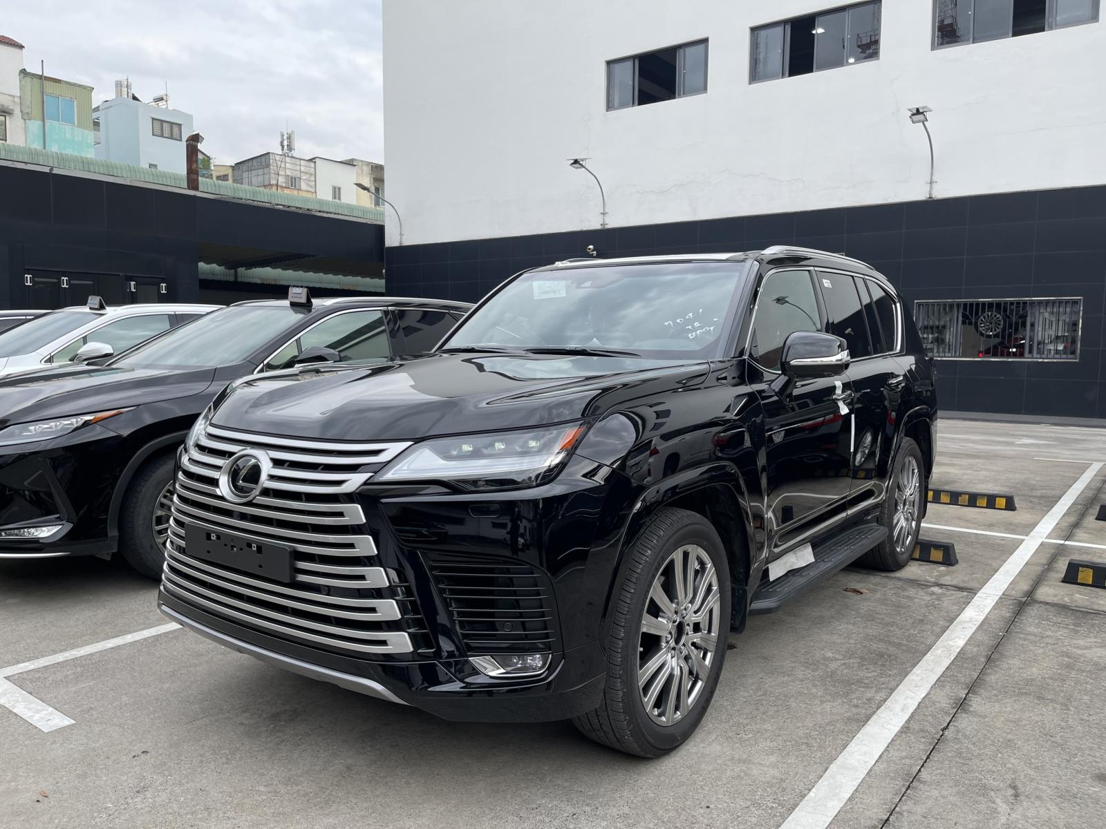 Lexus LX 600 2023 - Cần bán Lexus LX 600 t 2023, màu đen, nhập khẩu nguyên chiếc