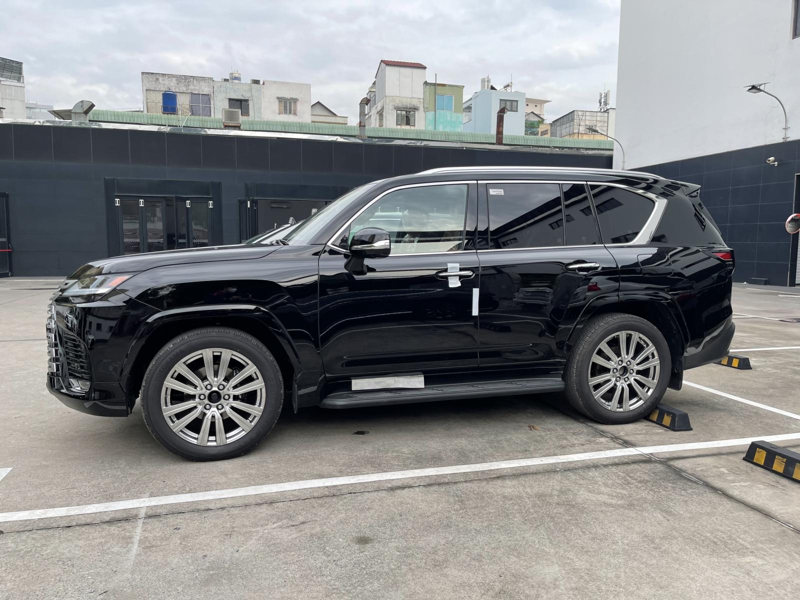 Lexus LX 600 2023 - Cần bán Lexus LX 600 t 2023, màu đen, nhập khẩu nguyên chiếc