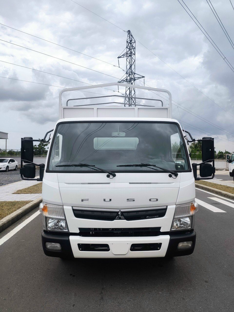 Xe tải 5000kg Fuso TF8.5L 2022 - Xe tải Fuso 5 tấn động cơ Mitsubishi Nhật Bản đời 2022