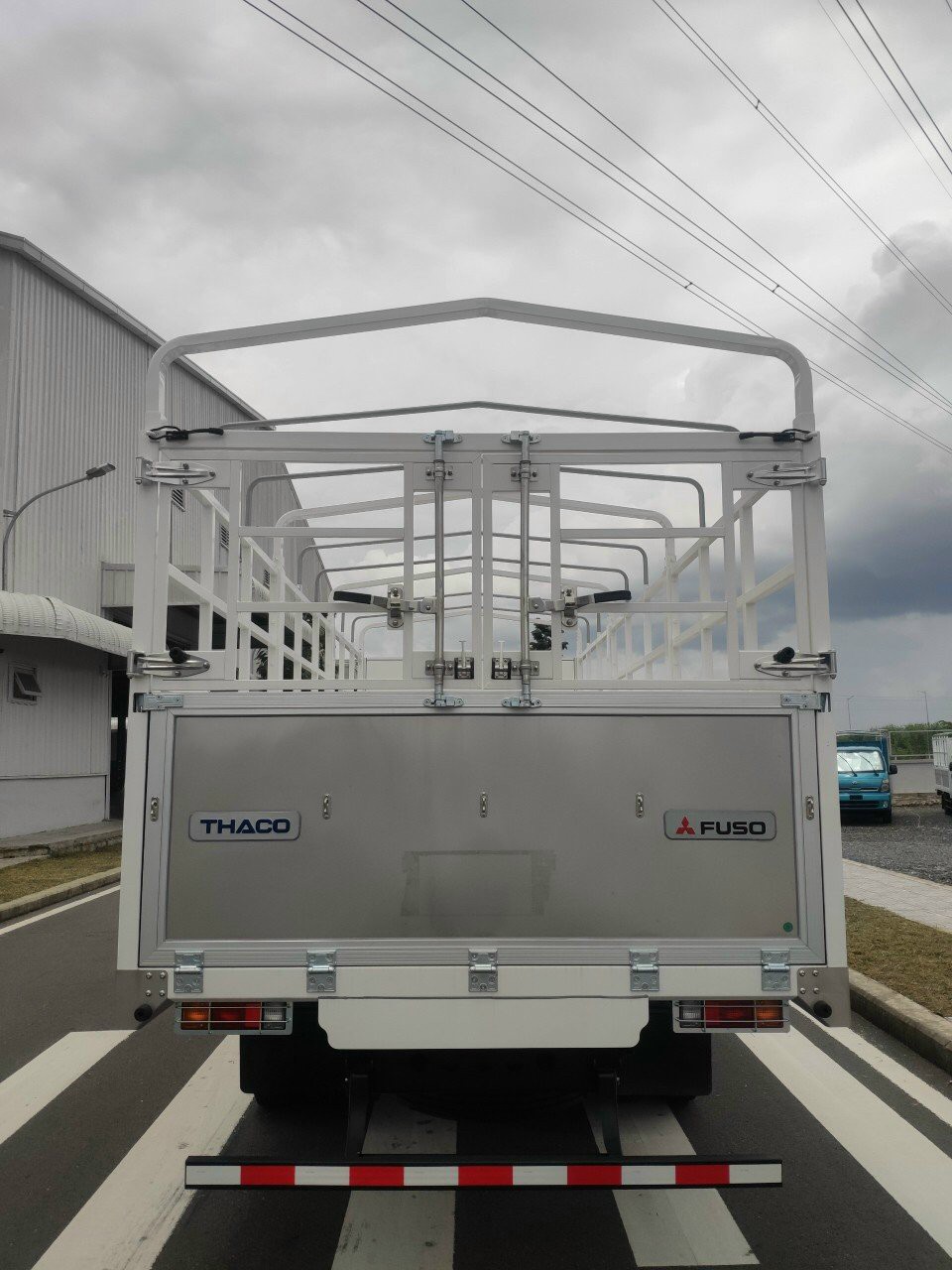 Xe tải 5000kg Fuso TF8.5L 2022 - Xe tải Fuso 5 tấn động cơ Mitsubishi Nhật Bản đời 2022