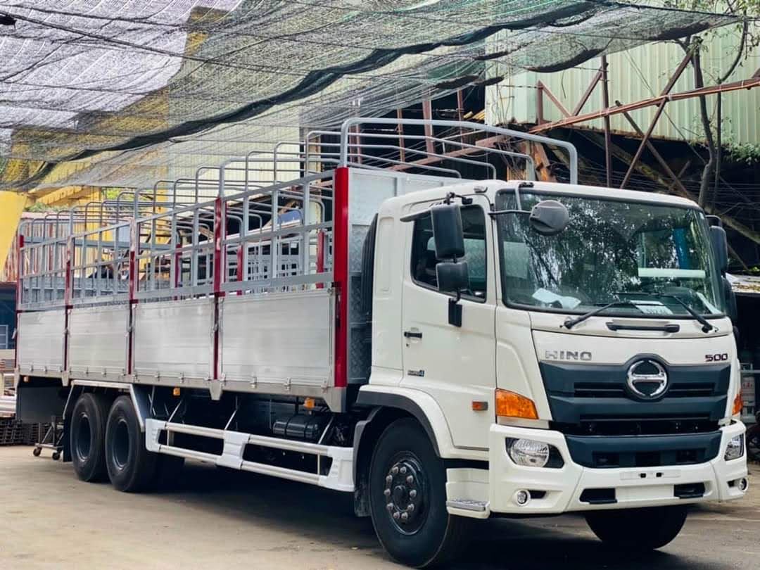 Xe tải Trên10tấn Hino FL8JW7A 2022 - XE TẢI HINO 15 TẤN THÙNG MUI BẠT BỬNG NHÔM 2022