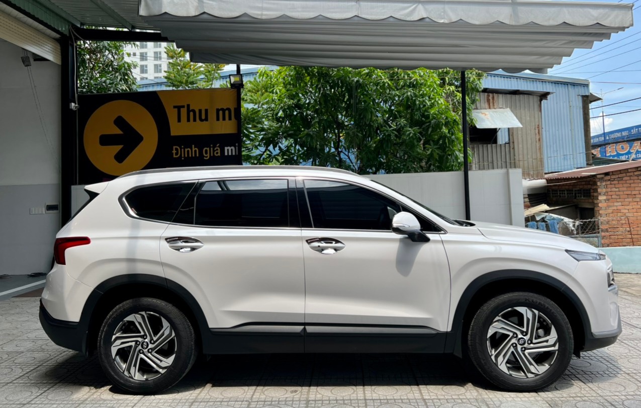 Hyundai Santa Fe 2.2 2022 - Hyundai_santafe 2.2 dầu màu trắng biển tỉnh.  -- Xe sản xuất 2022 