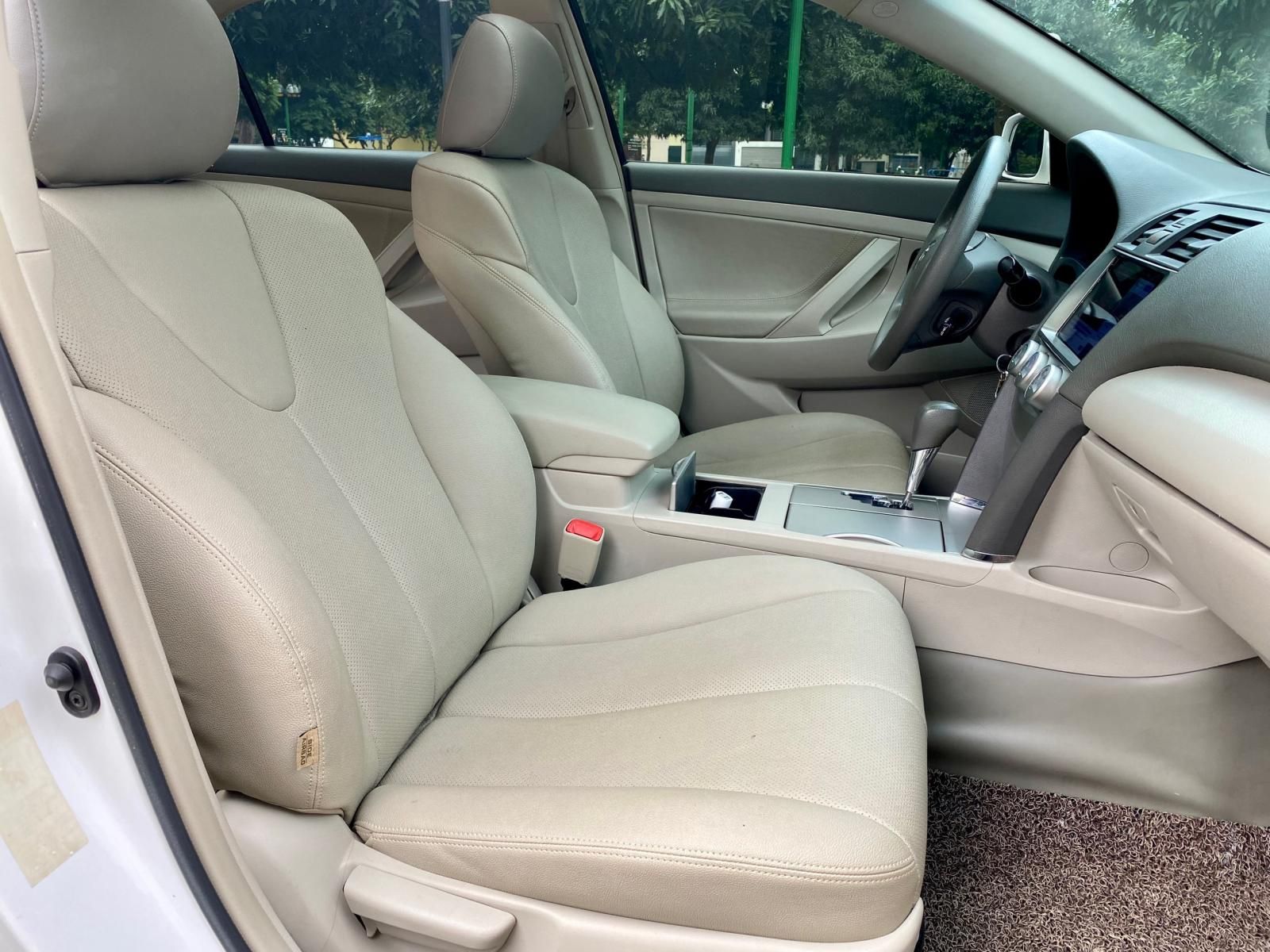 Toyota Camry 2011 - Giá hữu nghị