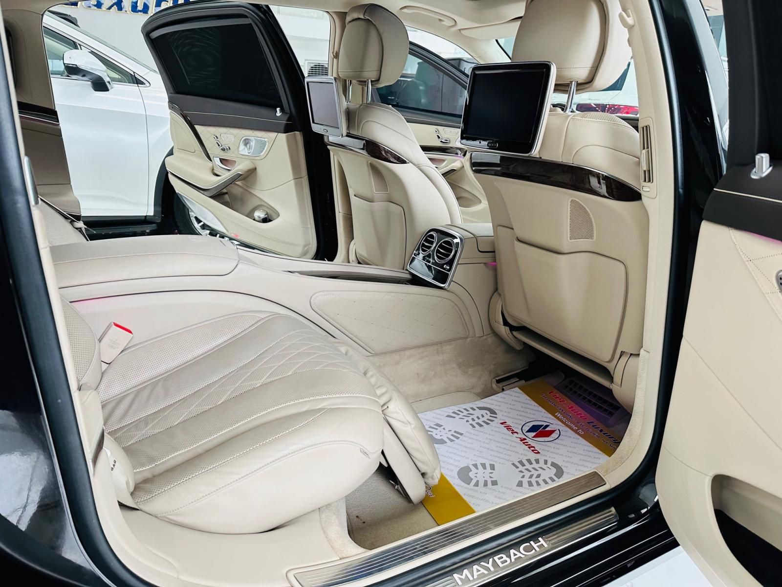 Mercedes-Benz Maybach S400 2016 - Màu đen, nội thất kem, xe chạy ít