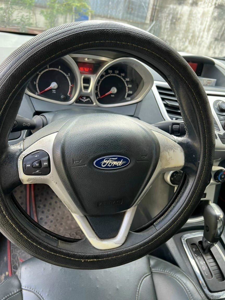 Ford Fiesta 2012 - Màu bạc, xe nhập giá cạnh tranh