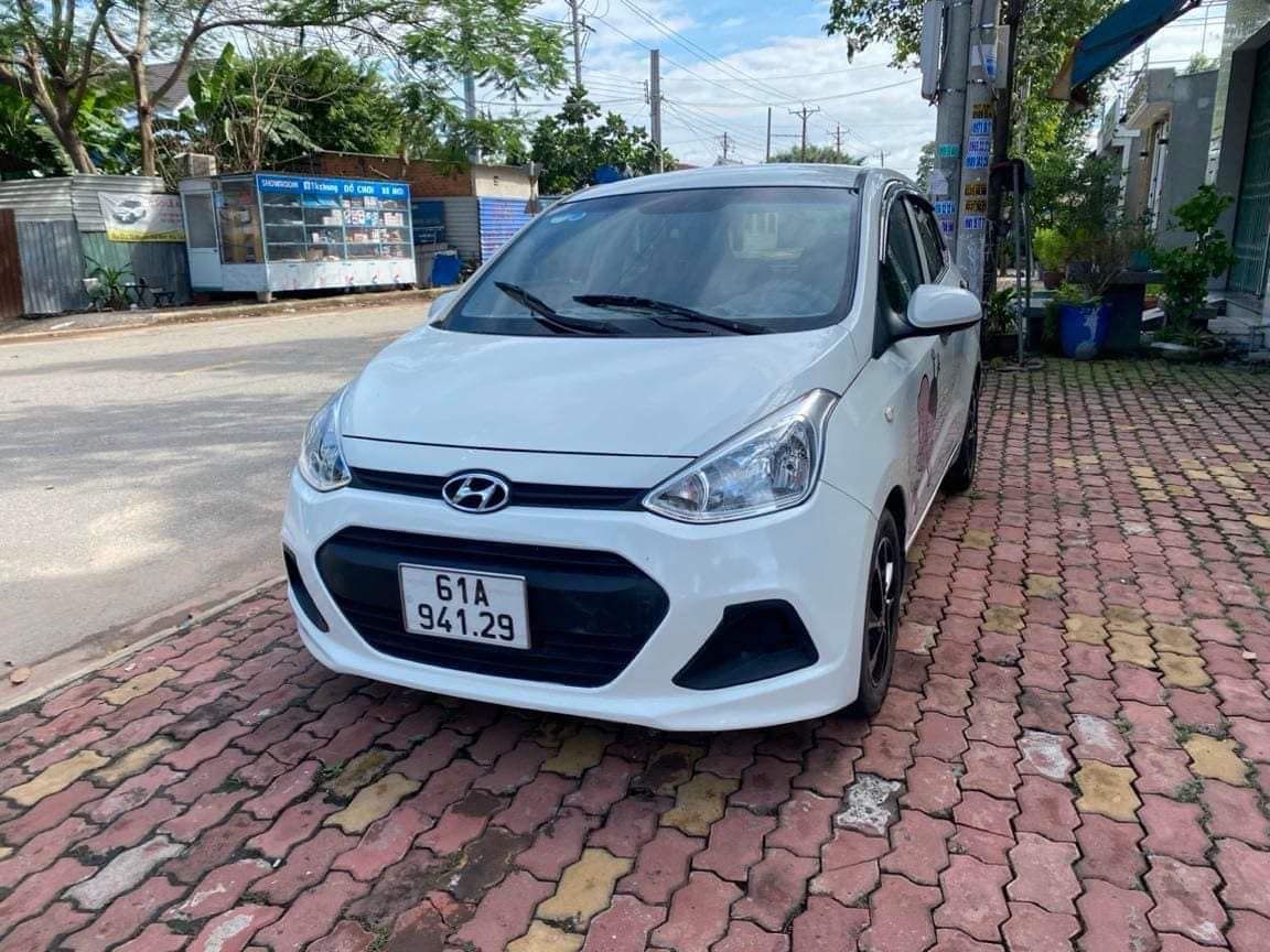 Hyundai Grand i10 2015 - Màu trắng số sàn